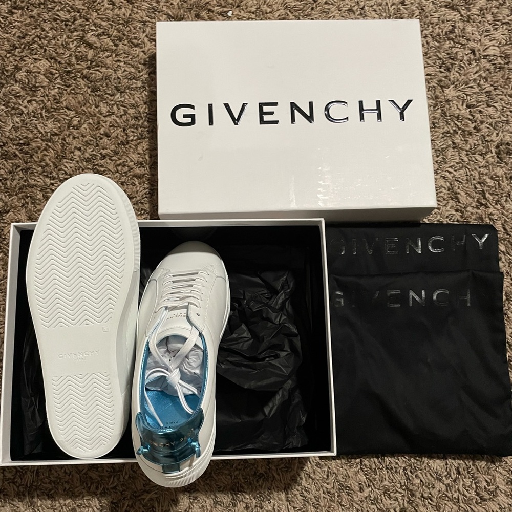 Givenchy Sneakers